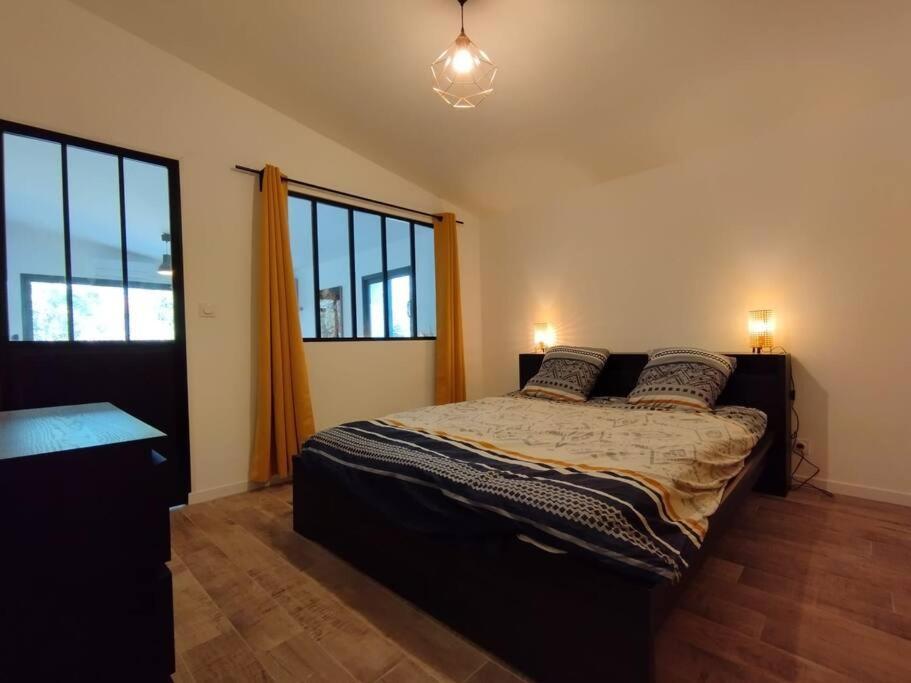 Appartement Avec Jardin Privatif Cuers Kültér fotó