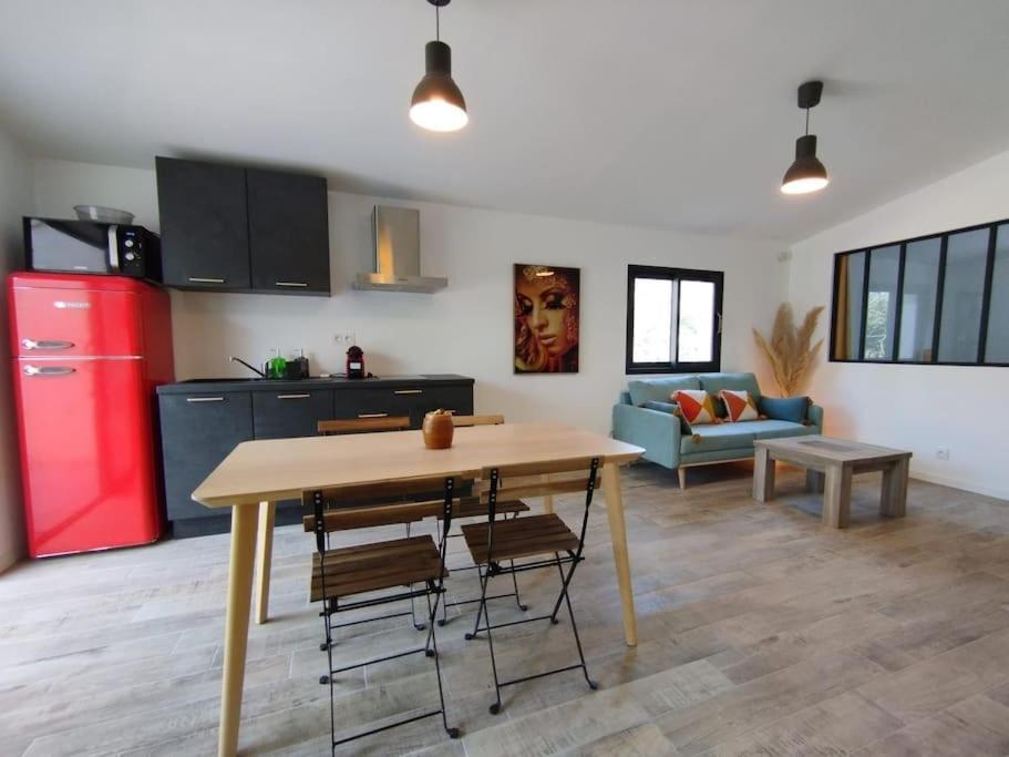 Appartement Avec Jardin Privatif Cuers Kültér fotó